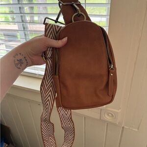 Stylish Tan Leather Crossbody Bag
